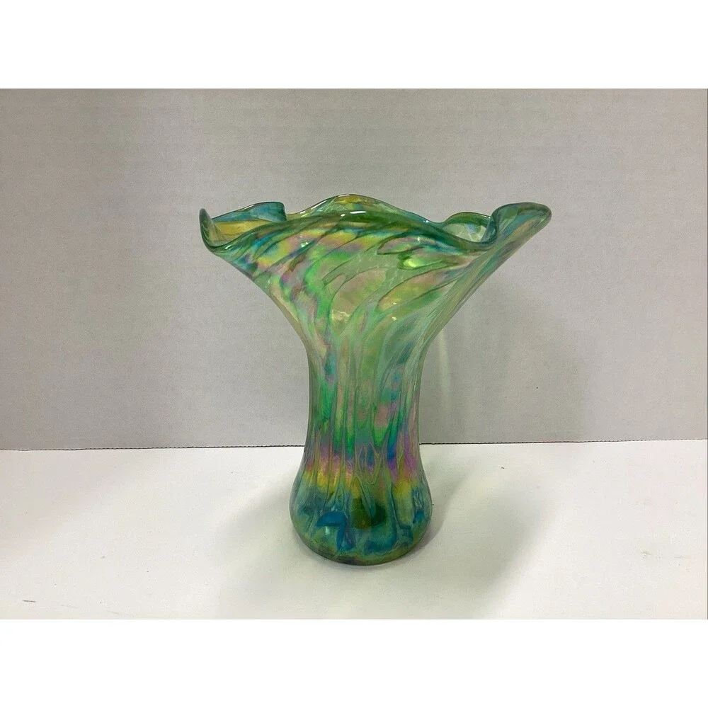 glass eye studio hand blown ruffled iridescent swirl glass vase green 6.5Lx5.5W”